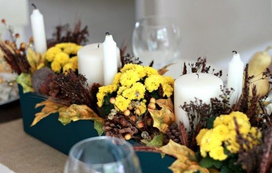 idée-originale-déco-d'automne-fleurs-jaunes