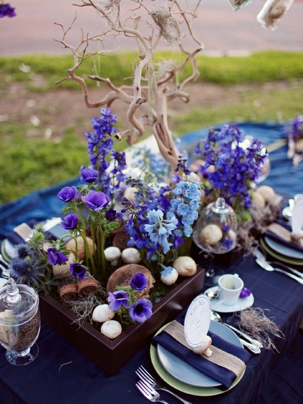 idée-salle-à-manger-moderne-déco-florale-bleue
