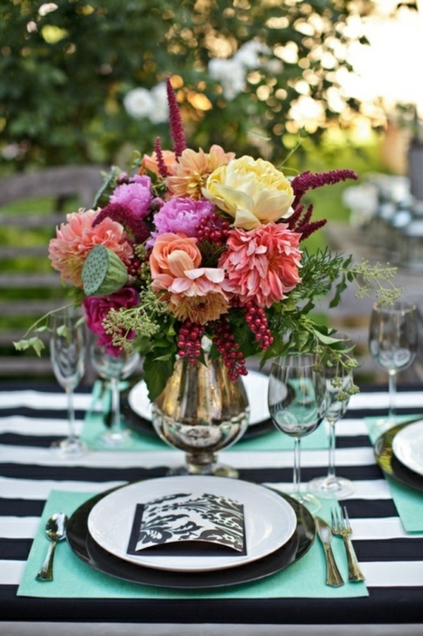 idée-salle-à-manger-moderne-déco-florale-table