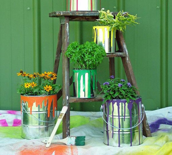 idées-créatives-boîtes-colorées fabriquer un pot de fleurs
