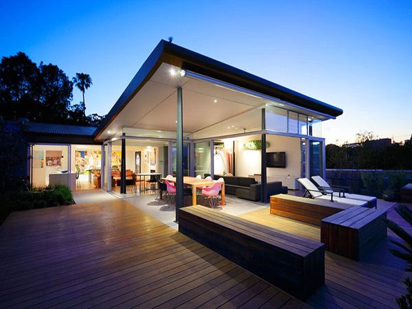 Intérieur et extérieur: transition sans seuil de design moderne