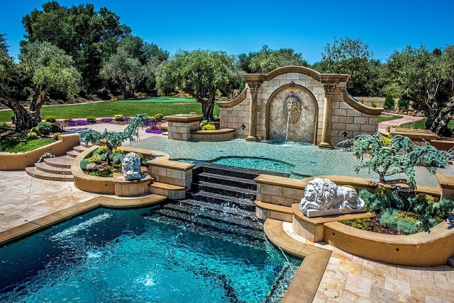 jardin-moderne-luxe-idee-aménagement-de-piscine