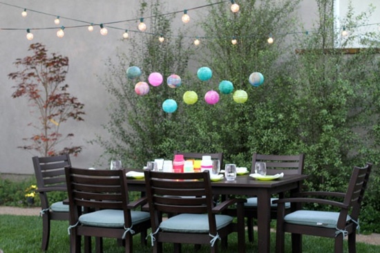 lanterne en papier multicouleurs-déco-fête-famille-jardin