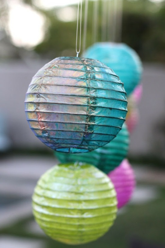 lanterne en papier multicouleurs-sympa-déco-fête-jardin