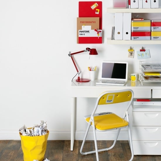 mobilier-moderne-bureau-domicile-accents-jaunes