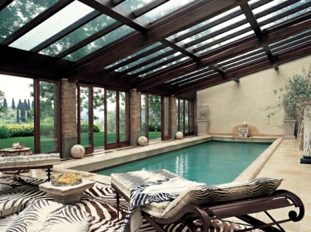 piscine-design-moderne-creusée-rectangulaire piscine extérieure