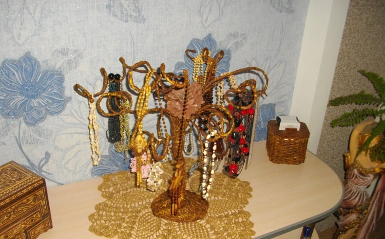porte bijoux artisanal-aspect-arbre