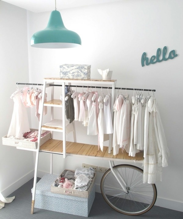 Remplacer l'armoire par un porte cintres fait à la main Chambre de bébé DIY Créatif