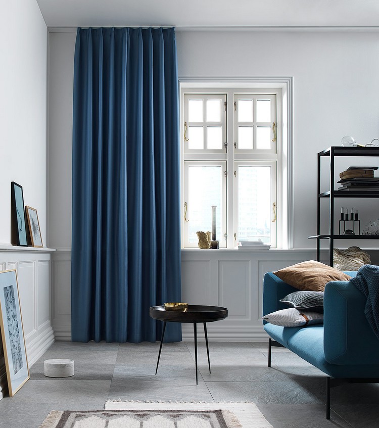 rideaux pour la salle de séjour -bleu-fonce-canape-bleu