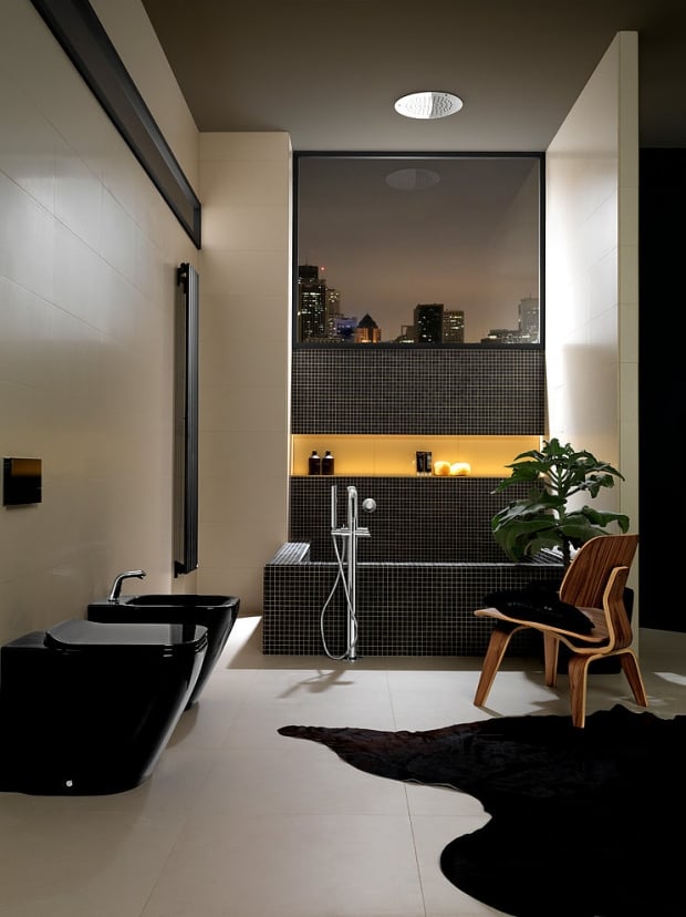 salle-bain-luxe-carrelage-crème-toilette-lavabo-baignoire-noirs