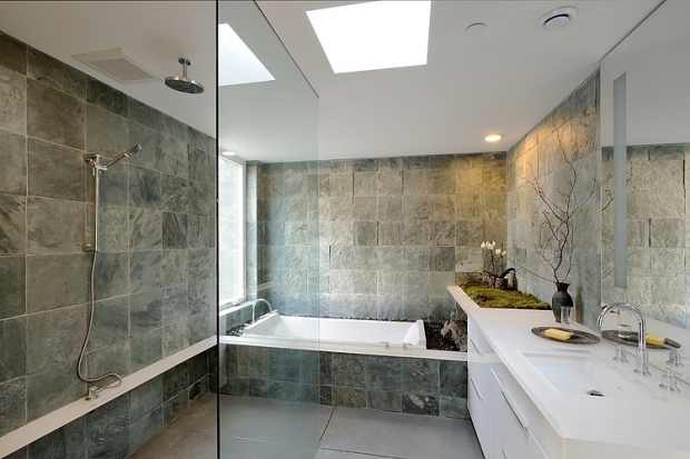 salle-bain-pierre-grise-douche-encastrée-plafond-effet-pluie-paroi-fixe