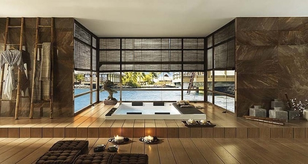 salle-bain-style-asiatique-baignoire-balnéo-rvêtement-bois