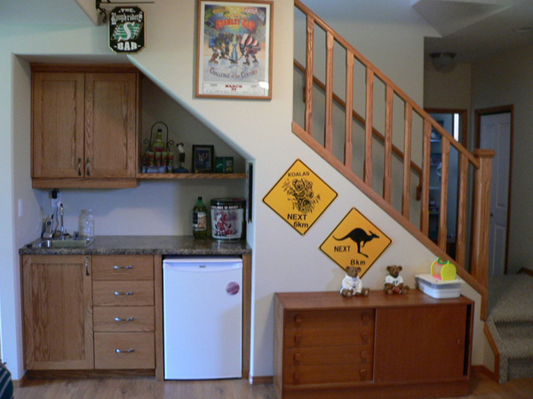 stockage-espace-escalier-cuisine-petite espace de stockage sous l'escalier