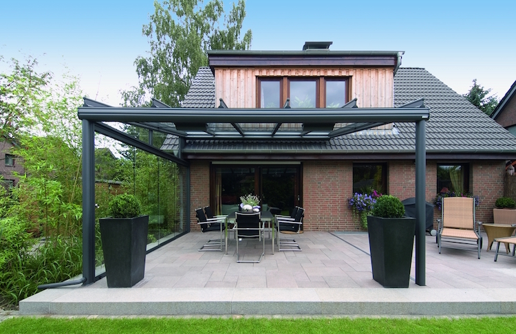 toit-en-verre-métal-protection-terrasse-moderne