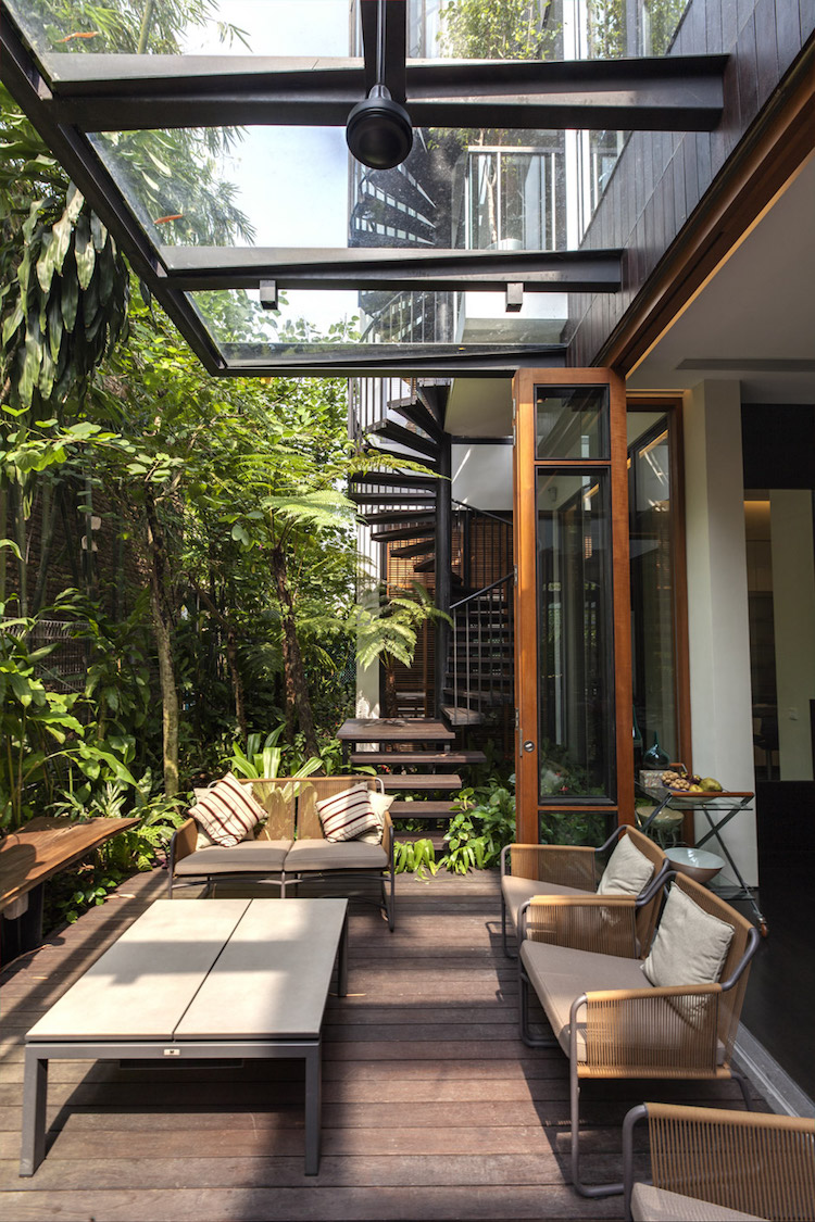 toit en verre escalier-colimaçon-terrasse-moderne