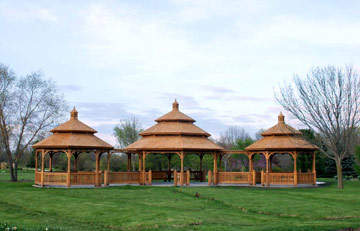 trio-pavillon-jardin-bois-reliés-double-triple-dôme