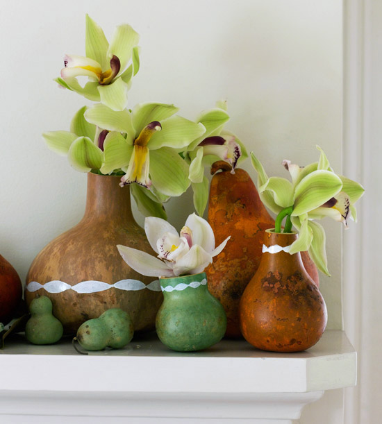 DIY-décoration-automnale-nature-éléments-orchidées-vases-gourdes