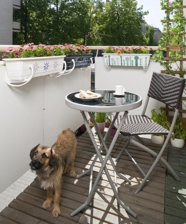 abri pour le balcon porte-jardinières-plantes-balustrade
