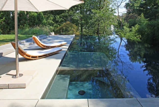agrandissement-visuel-jardin-niveau-eau-design-grande-piscine-débordement