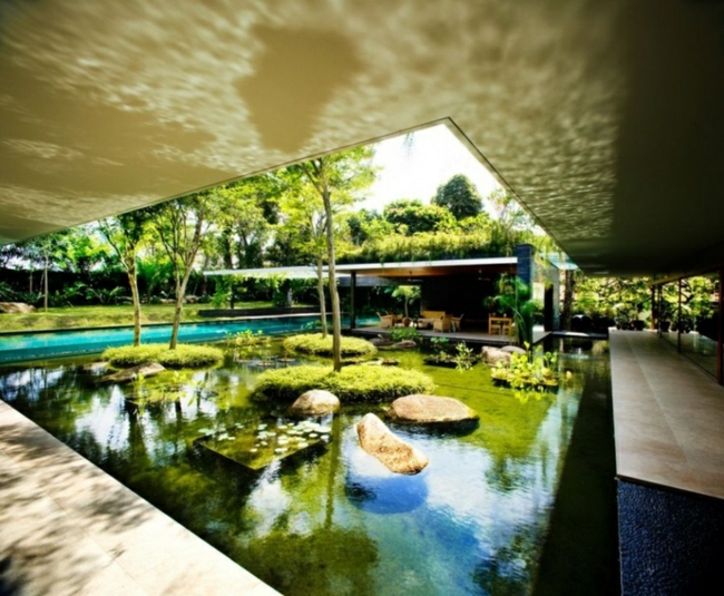 agrandissement-visuel-jardin-niveau-eau-réflexion-design-piscine