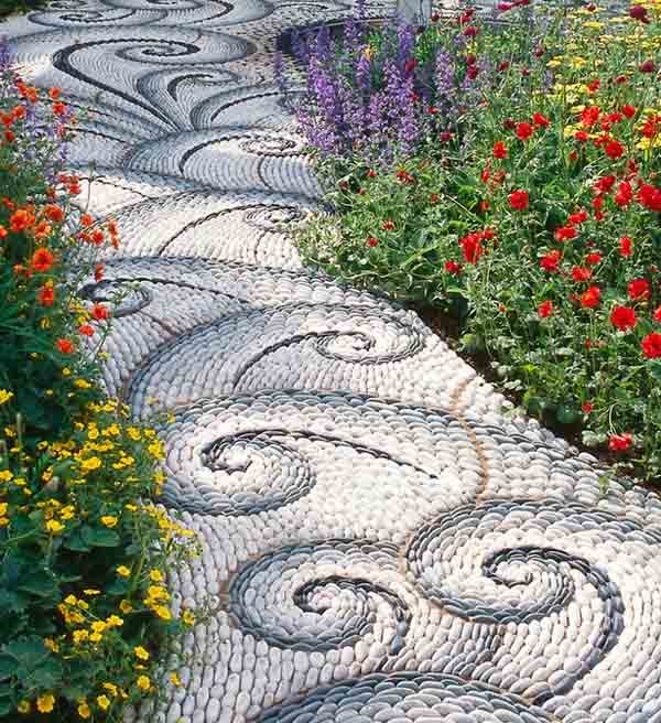 allée-de-jardin-gravier-belles-fleurs