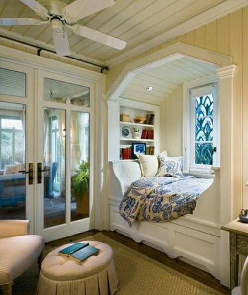 aménagement-petite-chambre-coucher-idées-lit-petit-fenêtre