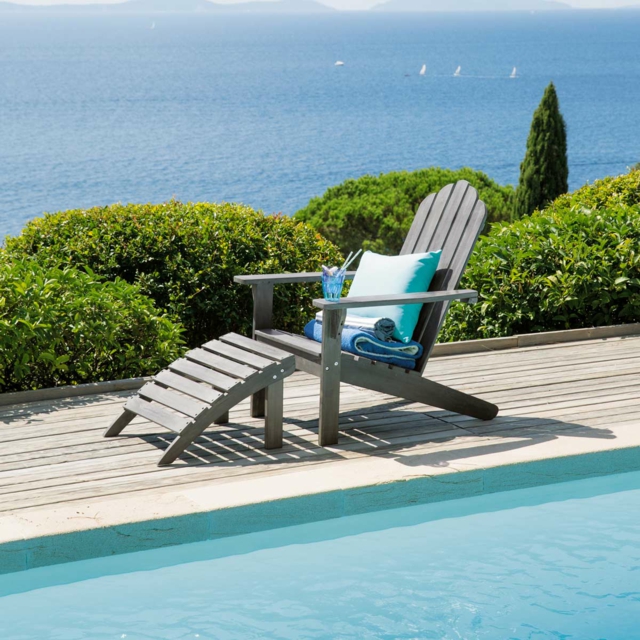 bain-soleil-moderne-bois-piscine-mobilier-extérieur-design