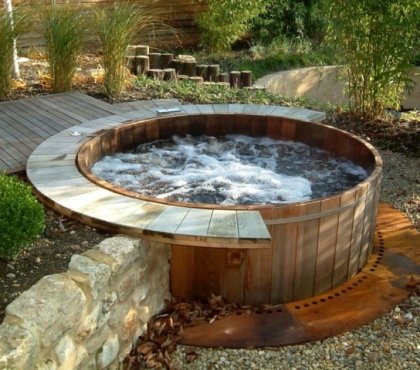 bain tourbillon en bois jardin-aménagement-extérieur-super