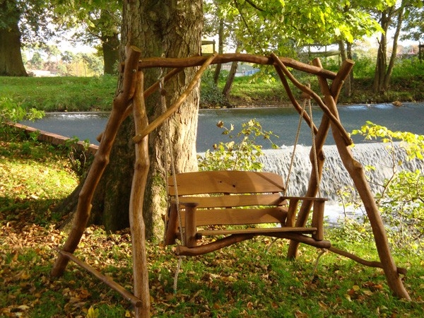 balancelle de jardin en bois style-rustique-bricolage-facile-DIY