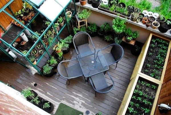 balcon-idées-aménagement-bien-être-meubles-jardins-plantes-meubles-extérieur