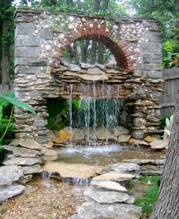 bassin-de-jardin-cascade-forme-arche