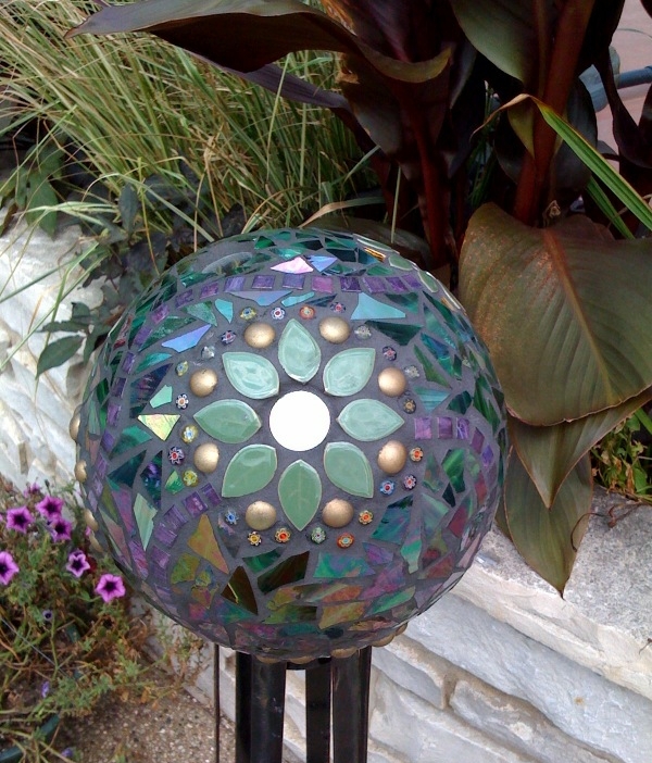 boules-bowling-idées-DIY-décoration-jardin-pièces-verre