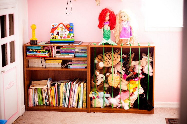 chambre d’enfant -astuce-rangement-etageres-boite-jouets-peluche