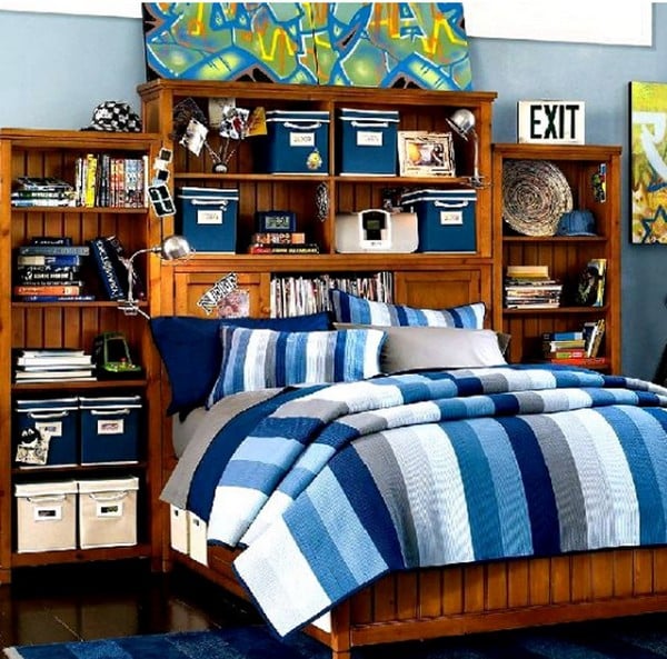 chambre de garçon ado en bleu lit-pont-rangements-déco-graffiti