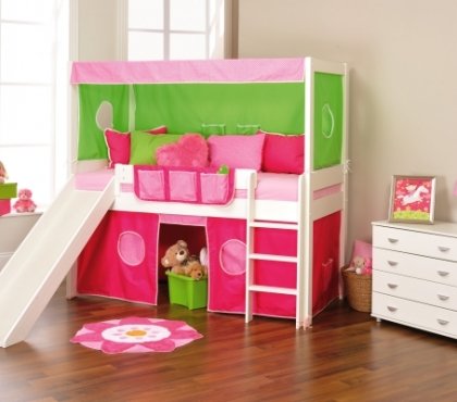 chambre-pour-enfant-lit-mezzanine-rose-vert-parquet-stratifié