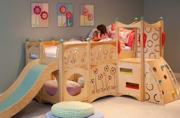chambre pour enfant lit-mezzanine-toboggan-bois-déco-originale
