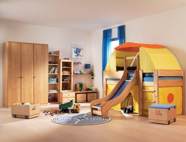chambre pour enfant lit-mezzanine-toboggan-jaune-orange-bois-brut