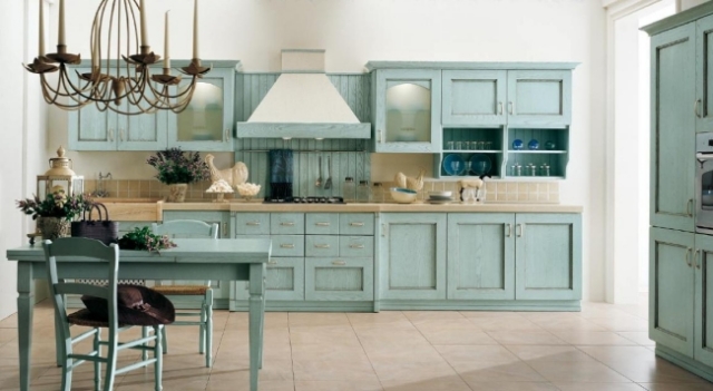 cuisine-design-moderne-hotte-aspirante-armoires-bleu-tendre Design de cuisine moderne