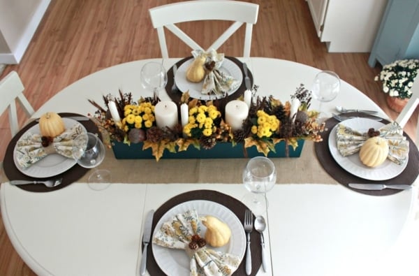 déco-automnale-table-idées-magnifiques-faciles-bougies-petites-citrouilles déco automnale de table