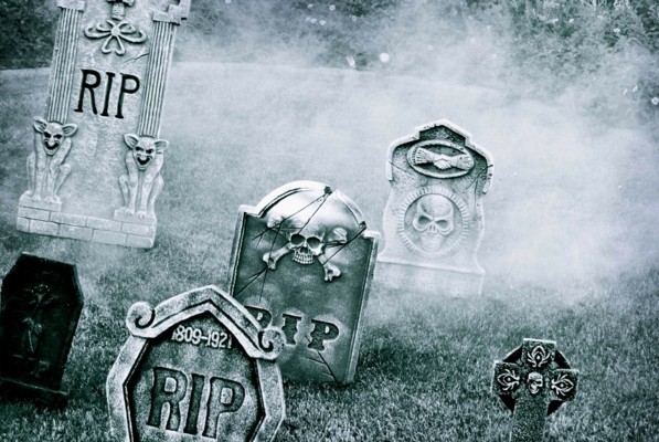 décoration-Halloween-macabre-pas-chère-pierres-tombales