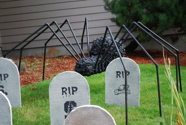 décoration Halloween pas chère araignée-géante-cimetière