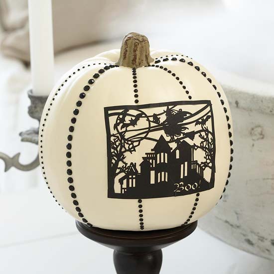 décoration-automne-Halloween-citrouilles-blanche-paillettes-noires-dessins