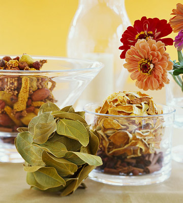 décoration-automne-parfumée-pots-pourris-décoratives-feilles-fruits-séchés
