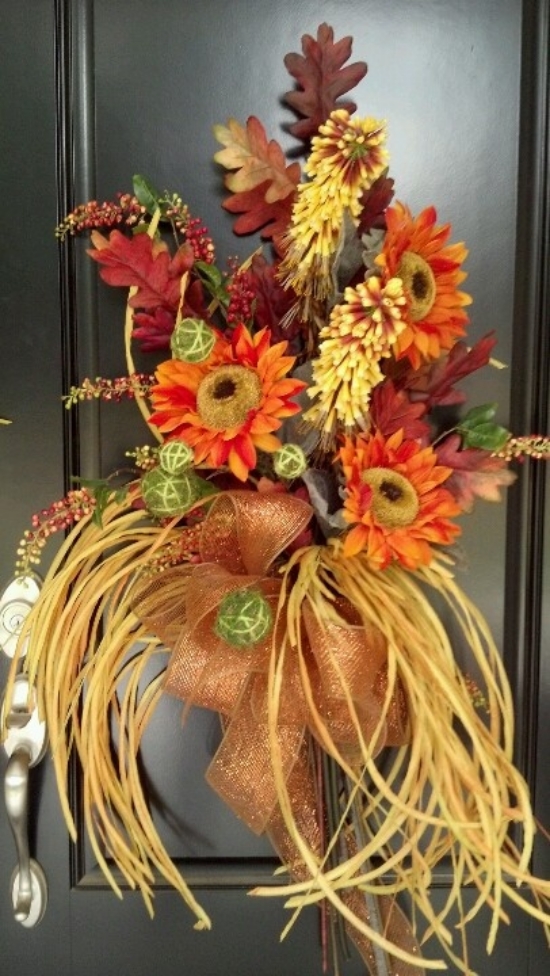 décoration-automne-porte-entrée-idées-bouquet-fleurs-automnales