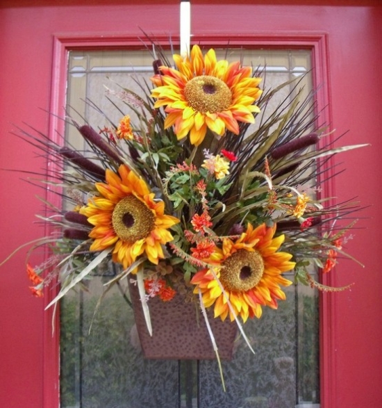 décoration-automne-porte-entrée-idées-tournesols-typha décoration d'automne