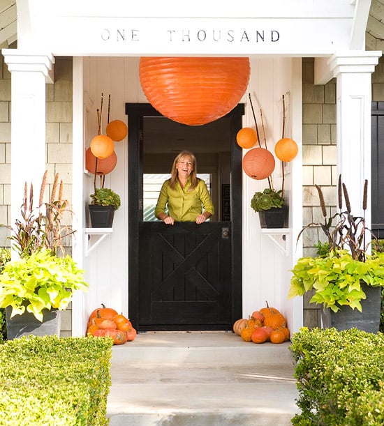 décoration-de-porte-d'entrée-citrouilles-oranges-lanterne