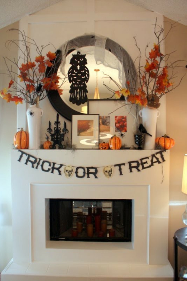 décoration-fête-Halloween-cheminée-feuilles-automnales-citrouilles-hibou