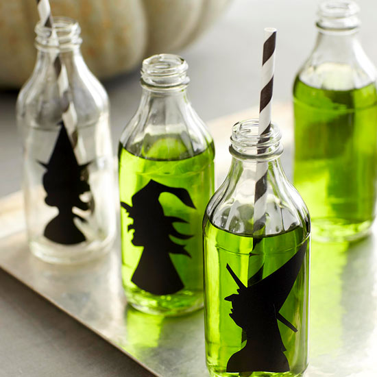 décoration fête Halloween stickers sorcière bouteilles potion
