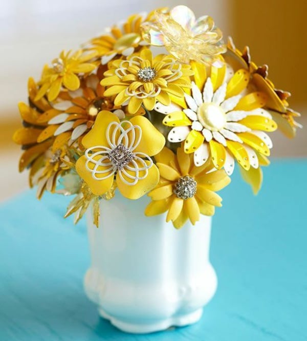 décoration-florale-belles-idées-fleurs-automne-artificielles-jaunes