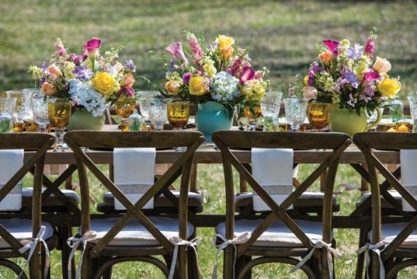 décoration de jardin coin-repas table-fleurs